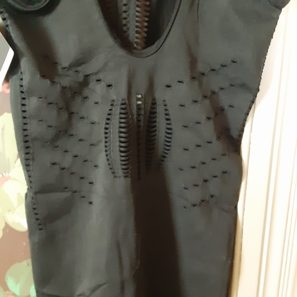 VICTORIA SPORT XS Extra Petite Seamless Stretch Active Onesie - Picture 7 of 11